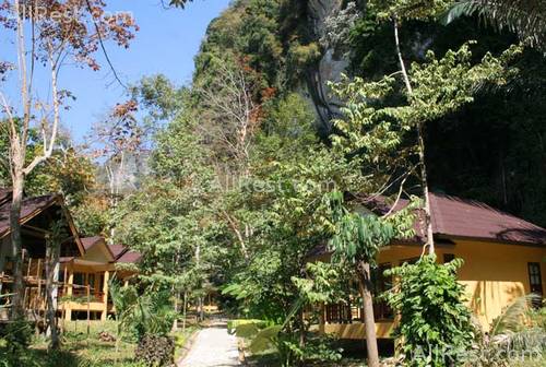 Tonsai Bay Resort 11
